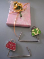 Sujetabolso con Forma de Bolso-- (Solo Frambuesa)